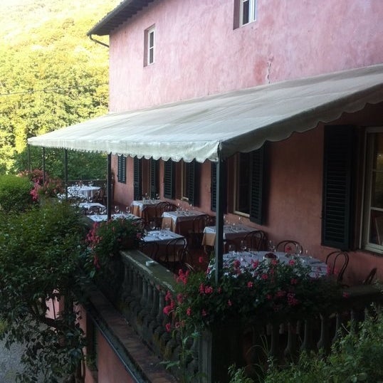 Mengunjungi Restoran Menawan di Wilayah Lucca